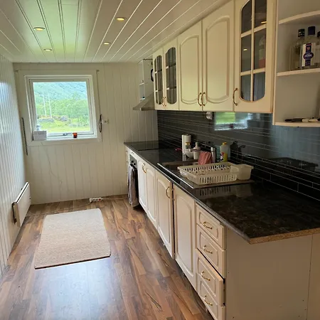 Hus I Syvde Holiday home Sylte (Vanylven)